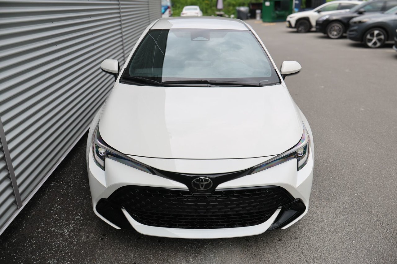 Toyota Corolla Hatchback SE 2025 — photo 4