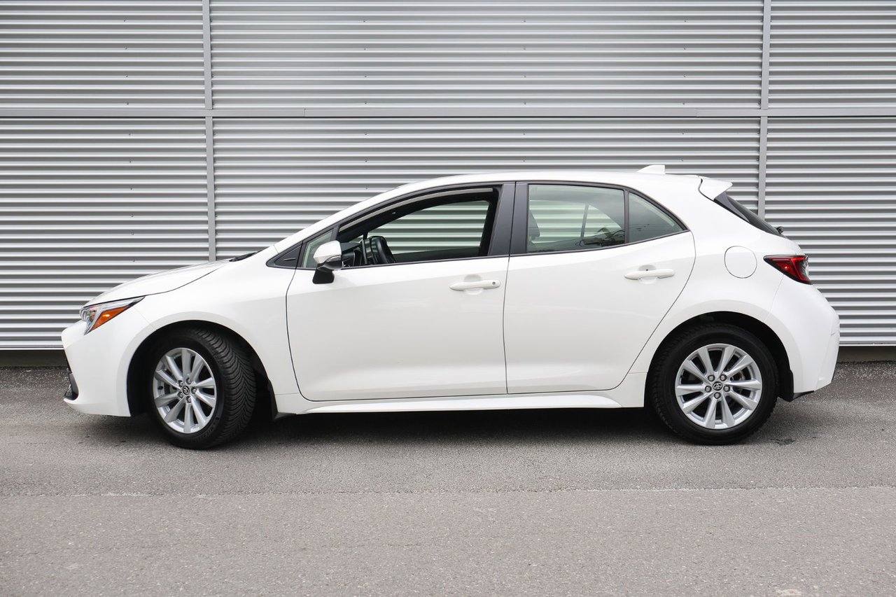 Toyota Corolla Hatchback SE 2025 — photo 7