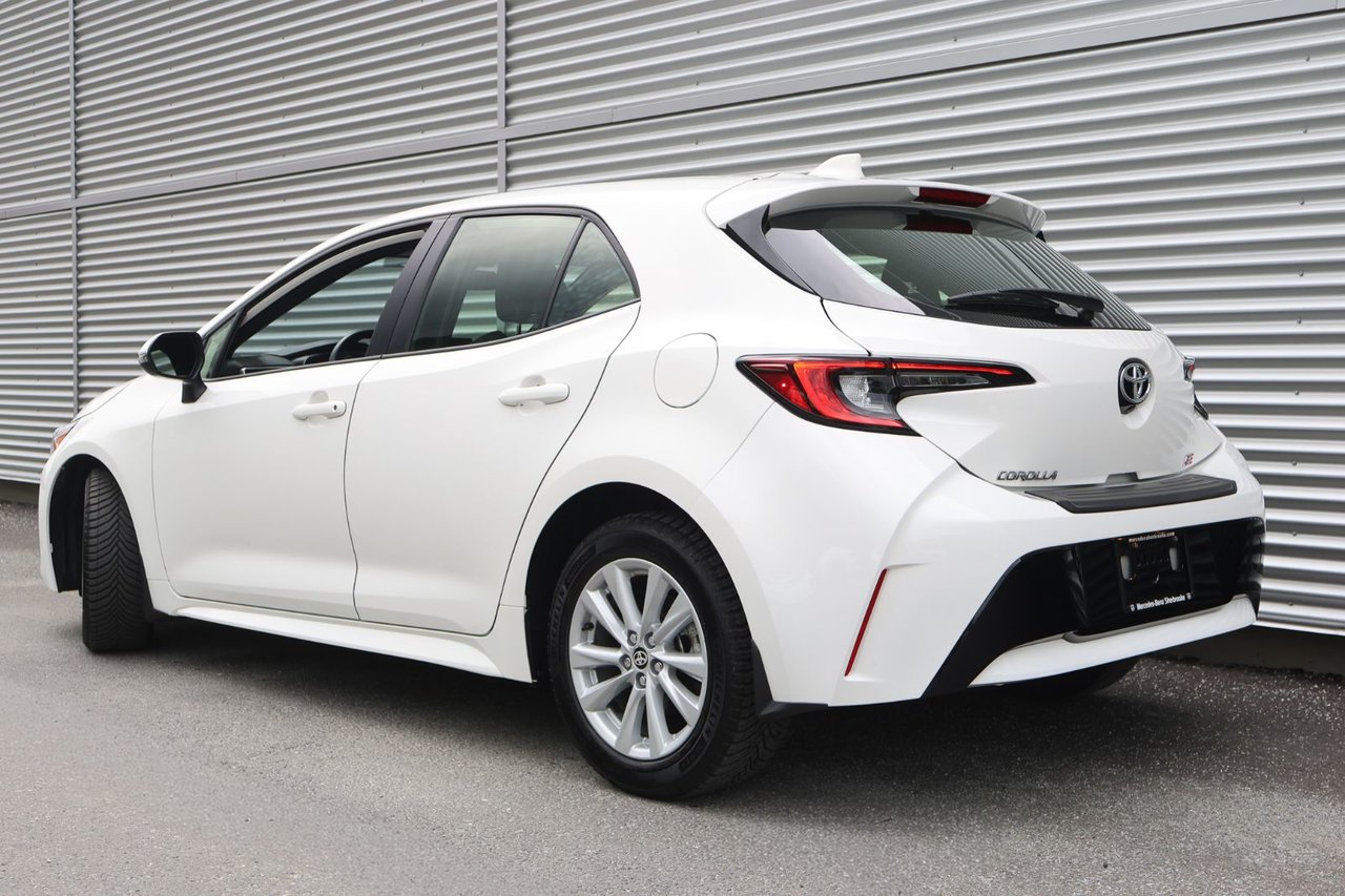 Toyota Corolla Hatchback SE 2025 — photo 8