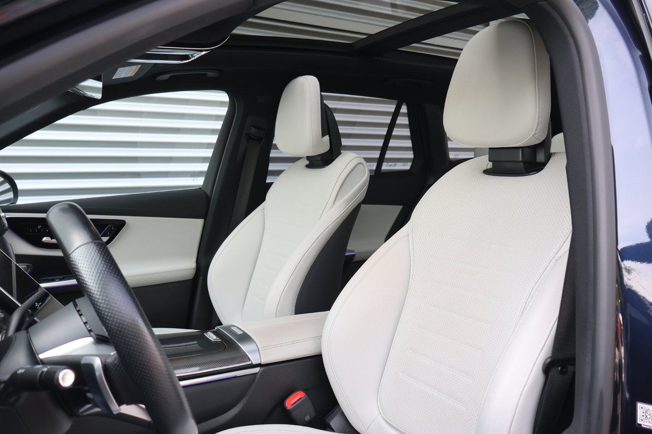 Mercedes-Benz GLC GLC300 2023 — photo 3