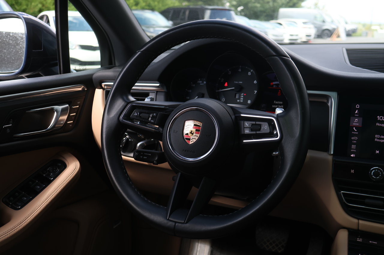 Porsche Macan T 2023 — photo 2