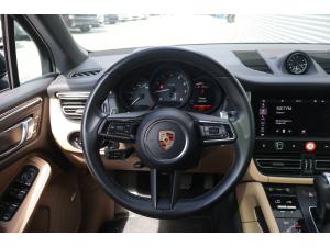 Miniature 16 Porsche Macan  2023