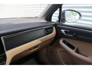 Miniature 17 Porsche Macan  2023