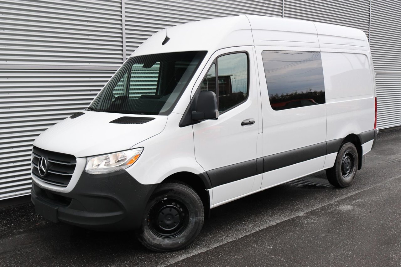 Mercedes-Benz Sprinter 144 Wheelbase High Roof RWD 2025 — photo 3