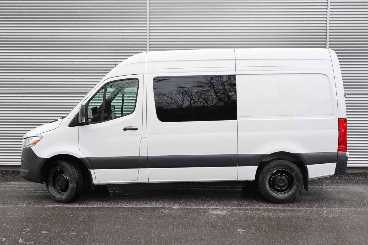 Mercedes-Benz Sprinter 144 Wheelbase High Roof RWD 2025 — photo 4