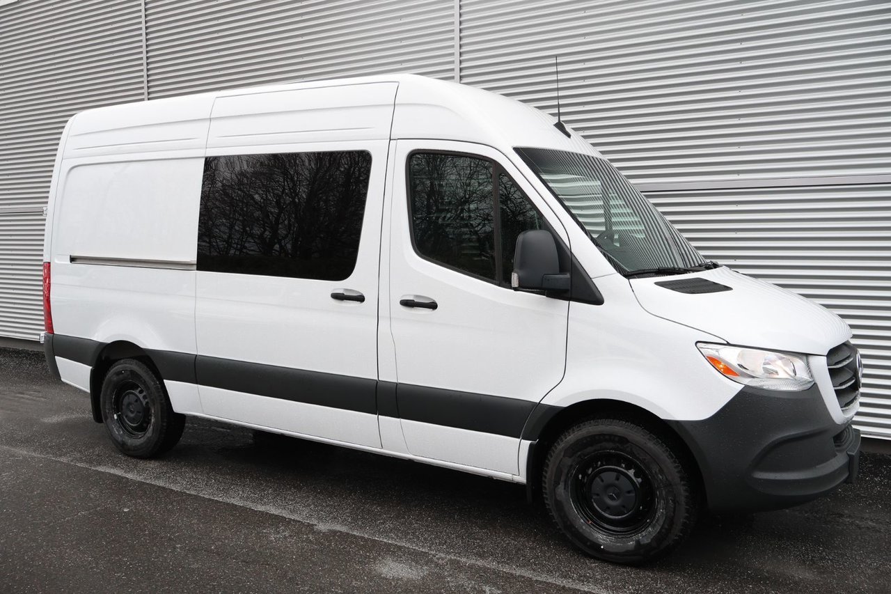 Mercedes-Benz Sprinter 144 Wheelbase High Roof RWD 2025 — photo 6