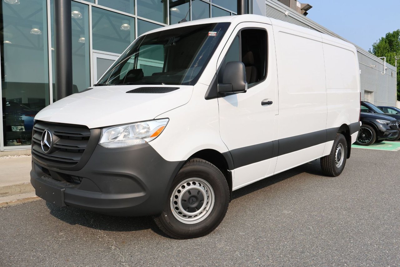 Mercedes-Benz Sprinter 2500 144 Wheelbase Standard Roof RWD 2025 — photo 3