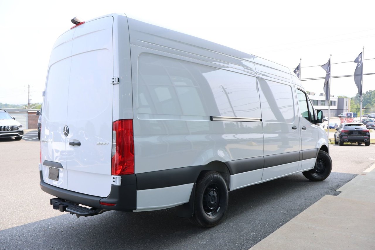 Mercedes-Benz Sprinter 2500 High Roof 2025 — photo 6