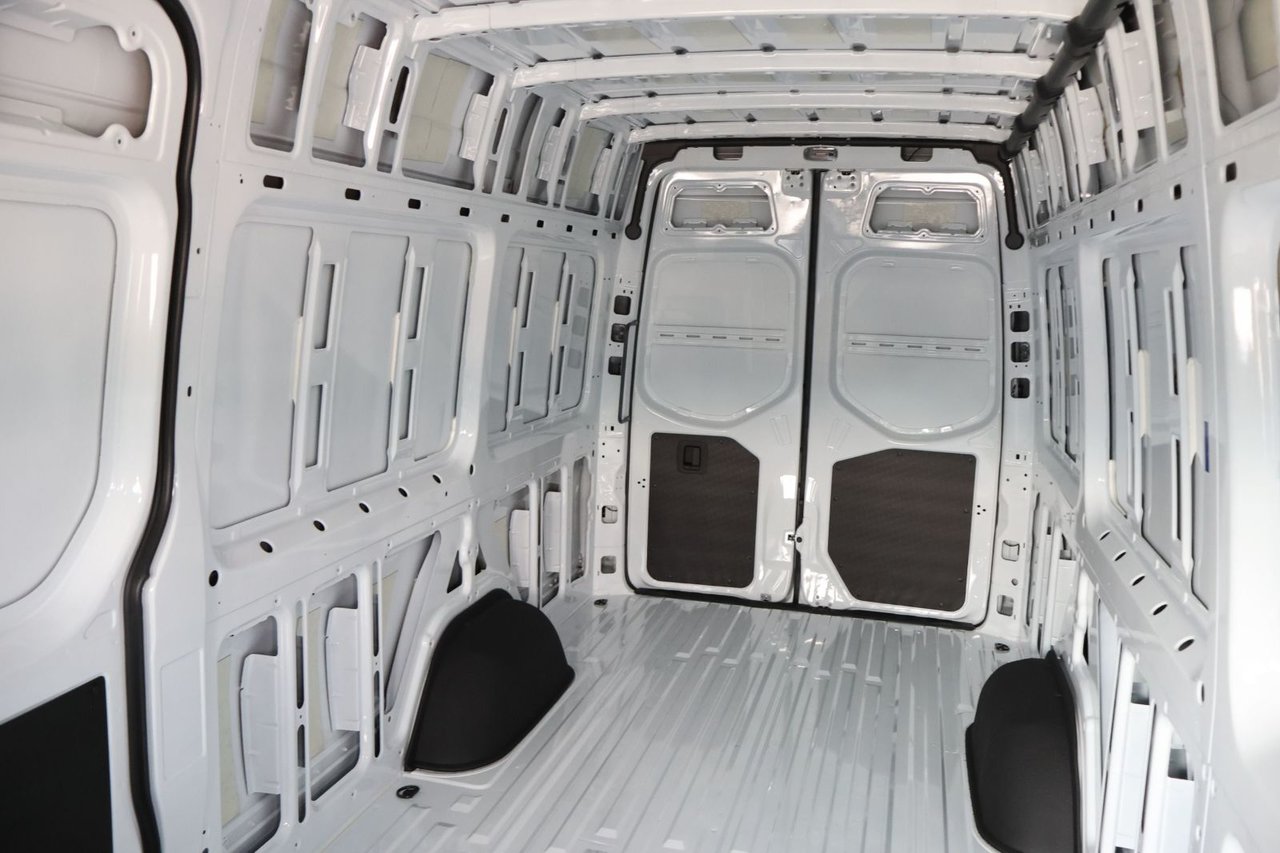 Mercedes-Benz Sprinter 2500 High Roof 2025 — photo 8