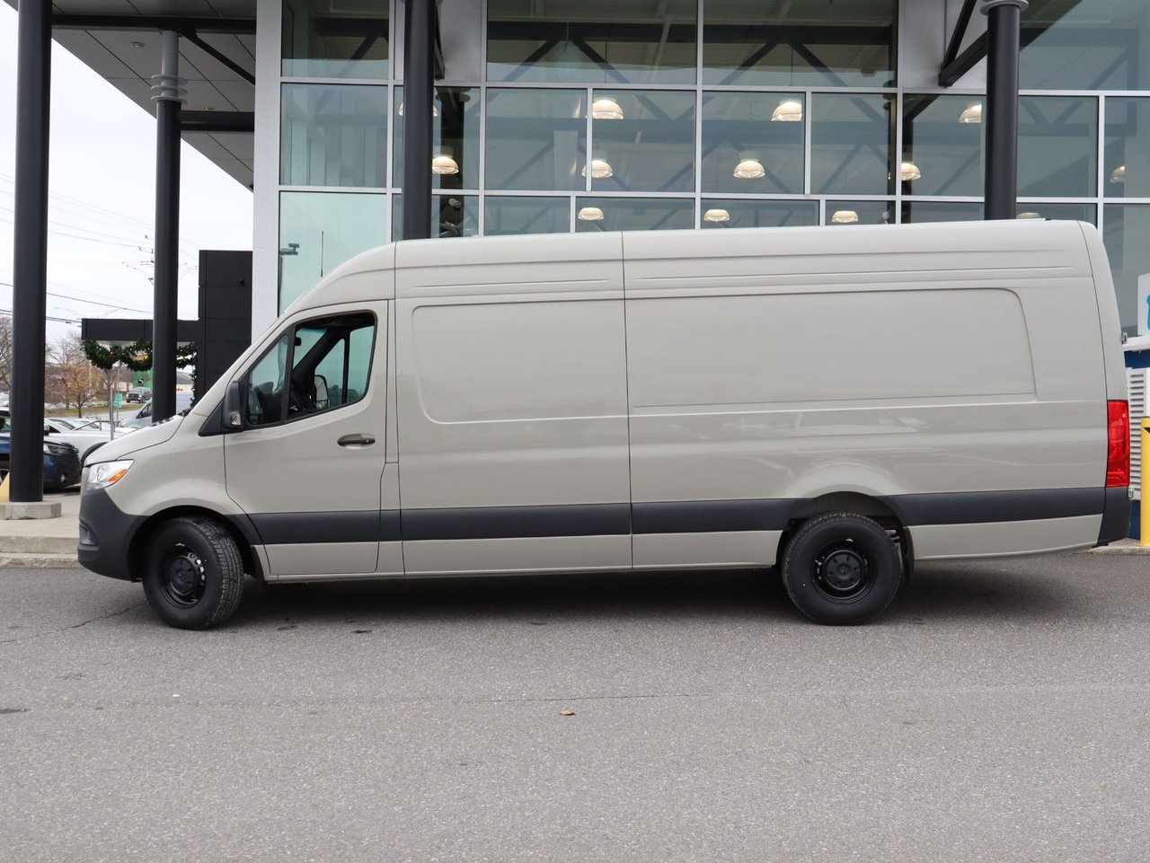 Mercedes-Benz Sprinter 170 Ext. Wheelbase High Roof RWD 2025 — photo 6
