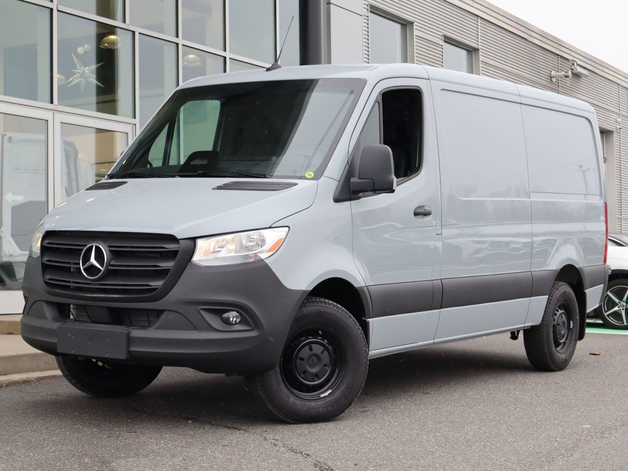 Mercedes-Benz Sprinter 2500 144 Wheelbase Standard Roof RWD 2025