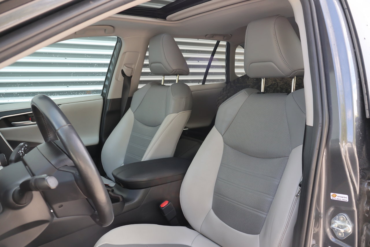 Toyota Rav4 Limited 2019 — photo 3