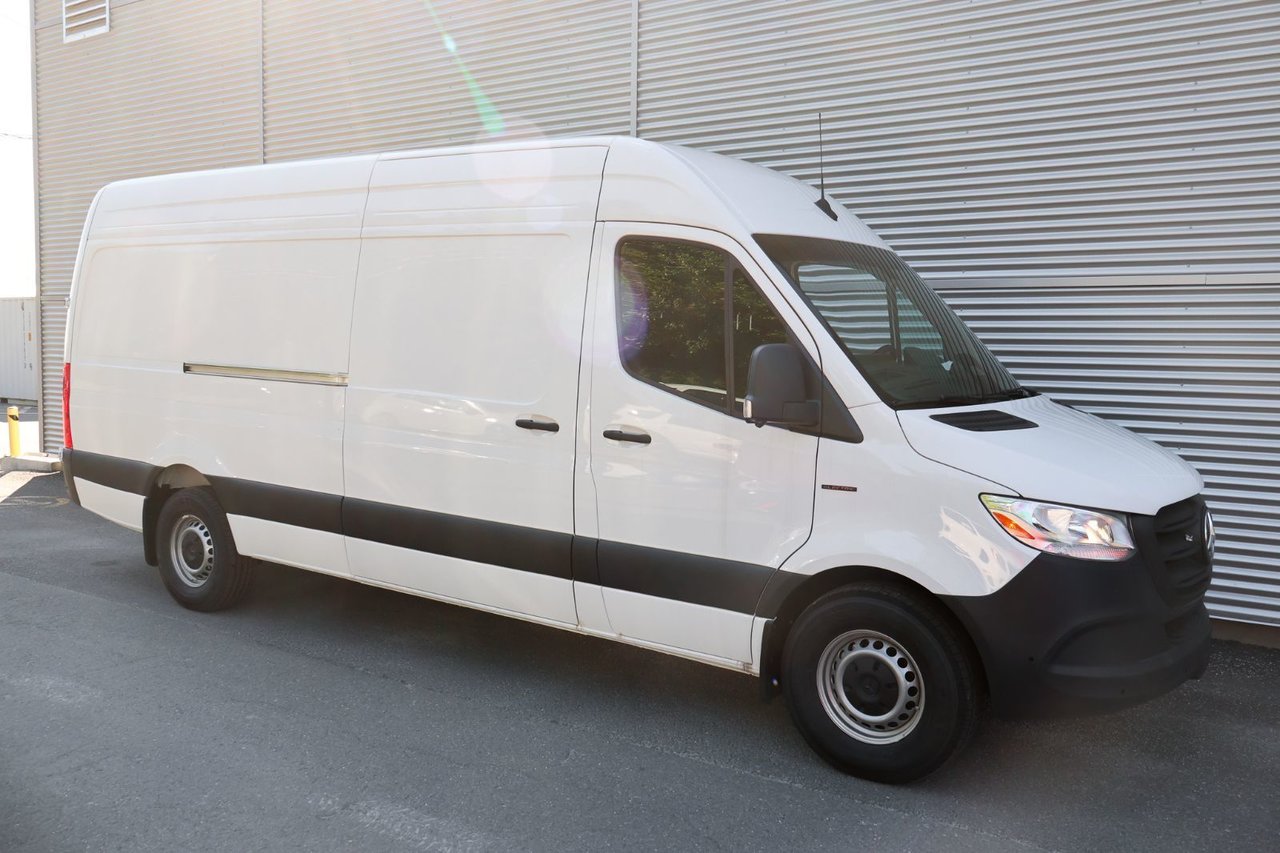 Mercedes-Benz ESprinter Cargo Van 170 Wheelbase High Roof RWD 2025 — photo 7