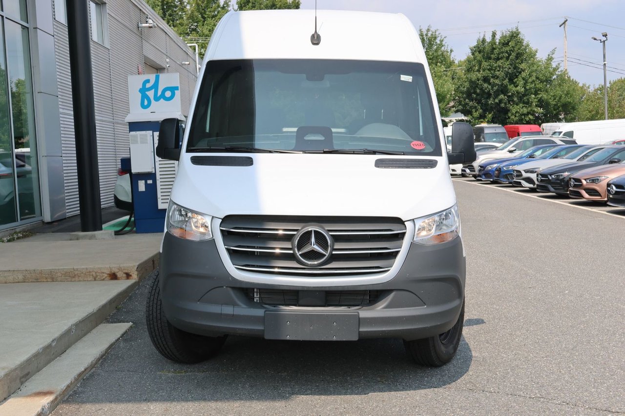 Mercedes-Benz Sprinter 170 Wheelbase High Roof RWD 2025 — photo 2