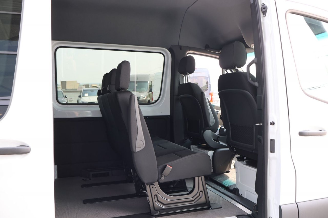 Mercedes-Benz Sprinter 170 Wheelbase High Roof RWD 2025 — photo 7