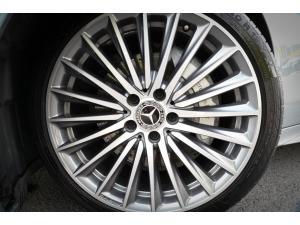 Miniature 5 Mercedes-Benz C-Class C300 2023