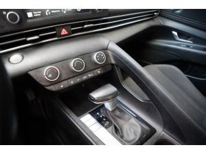 Miniature 17 Hyundai Elantra Preferred IVT 2024