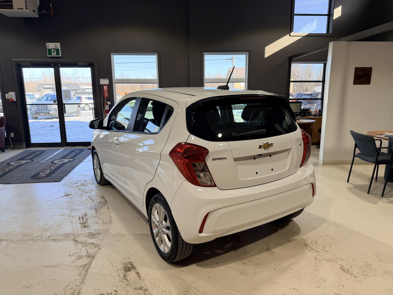 Image 4 Chevrolet Spark 1LT 2022
