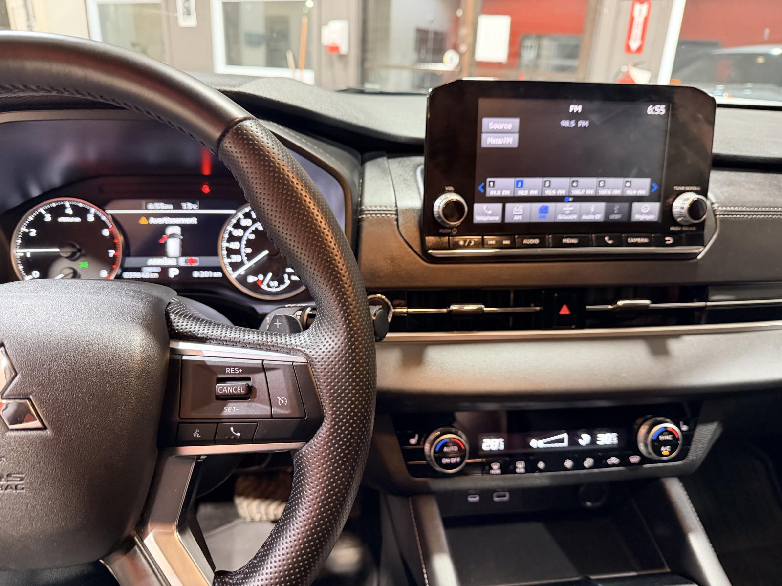 Image 21 Mitsubishi Outlander ES 2024