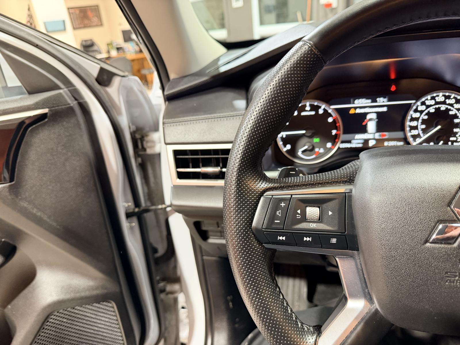 Image 20 Mitsubishi Outlander ES 2024