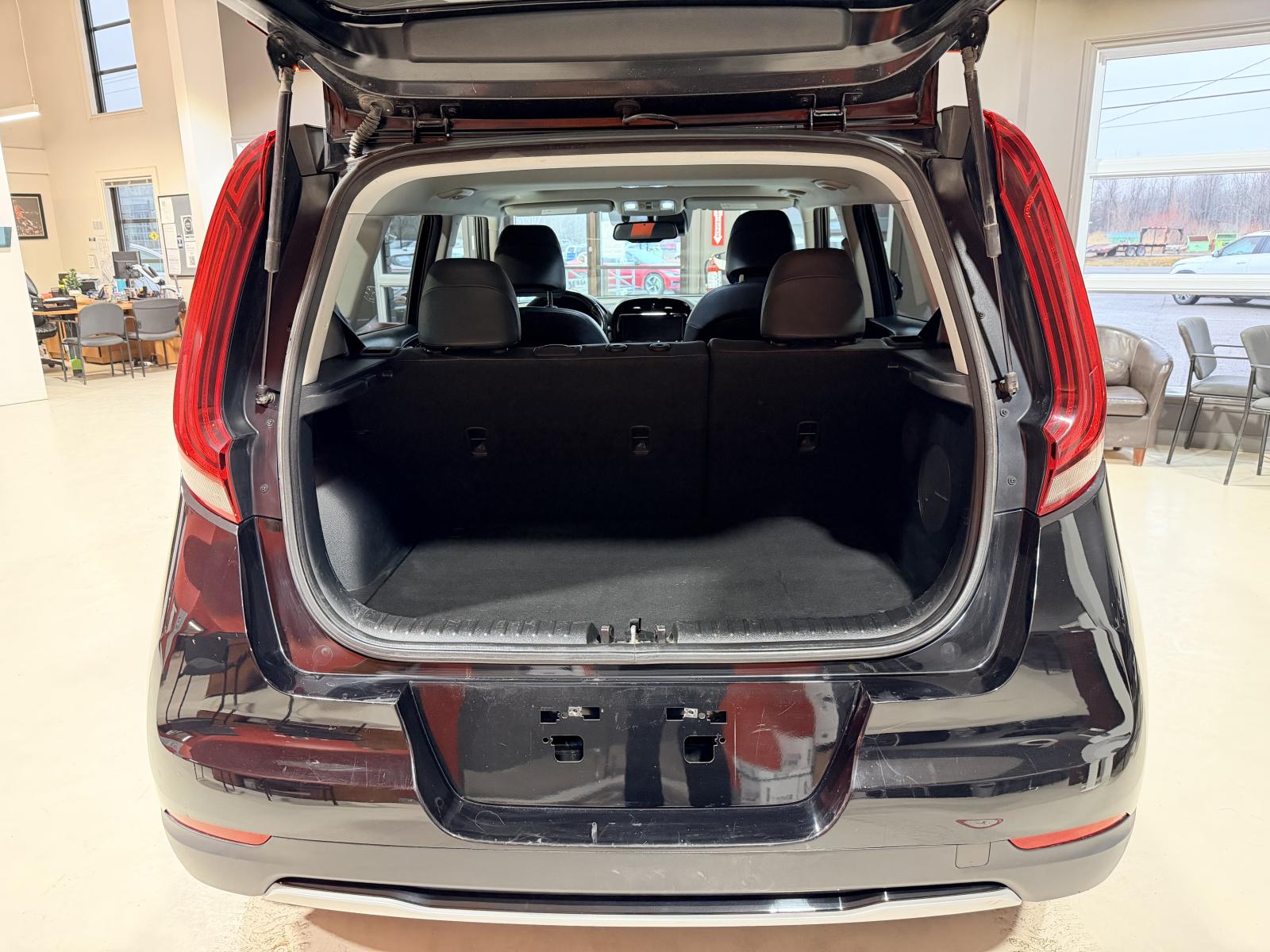 Kia Soul EV Limited 2022 — photo 7