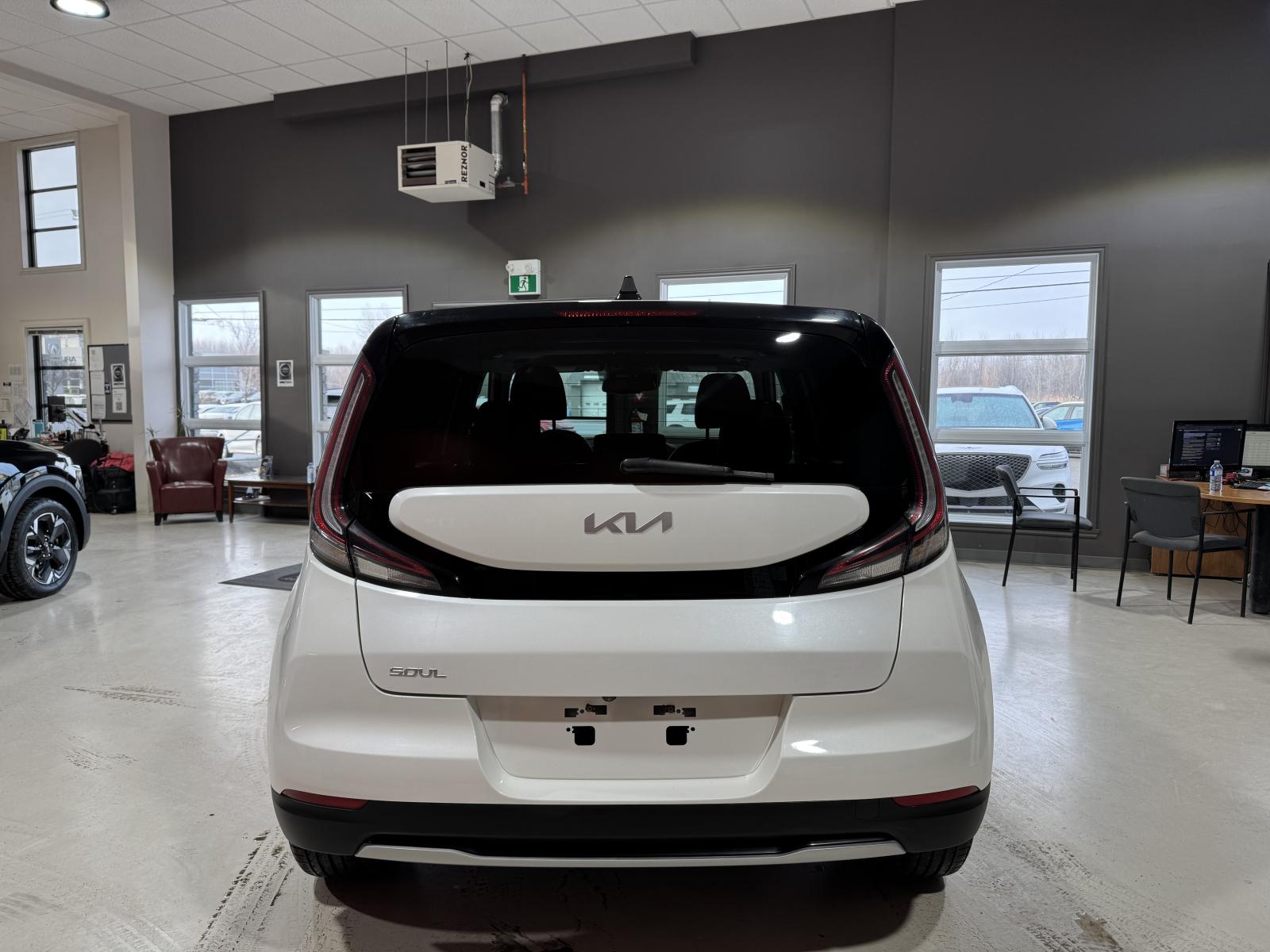 Image 5 Kia Soul EV Limited 2023