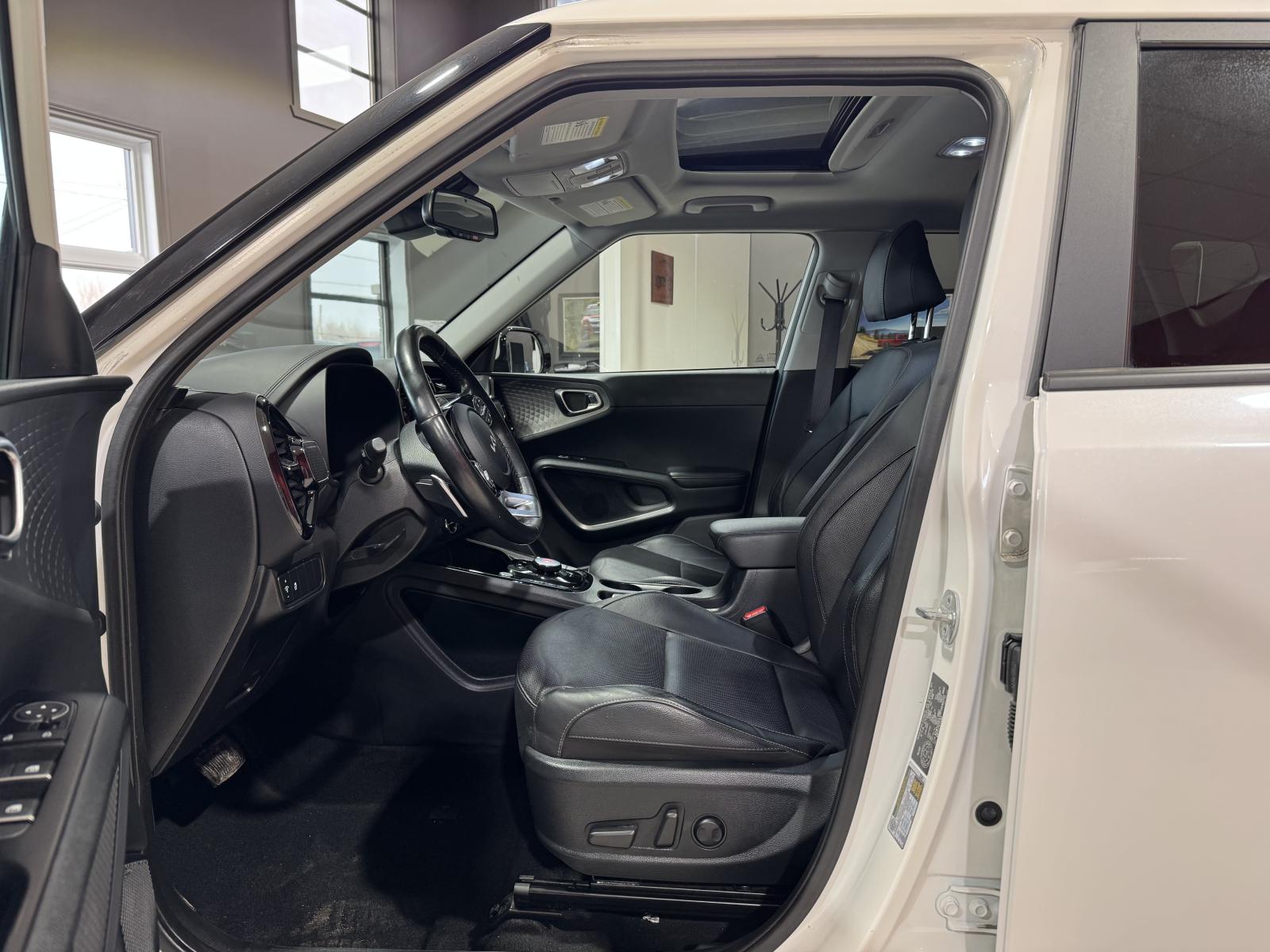 Image 15 Kia Soul EV Limited 2023