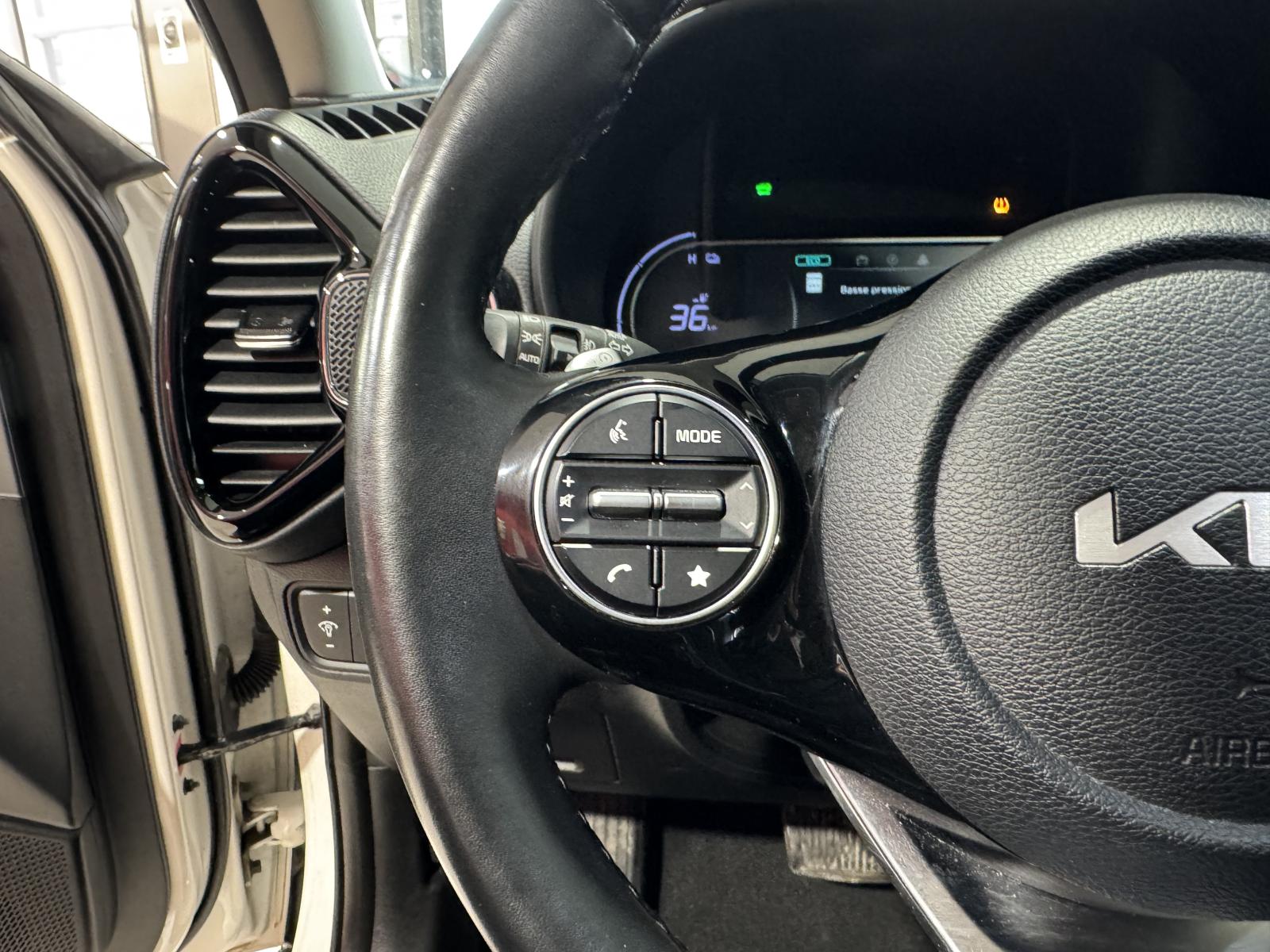 Image 20 Kia Soul EV Limited 2023