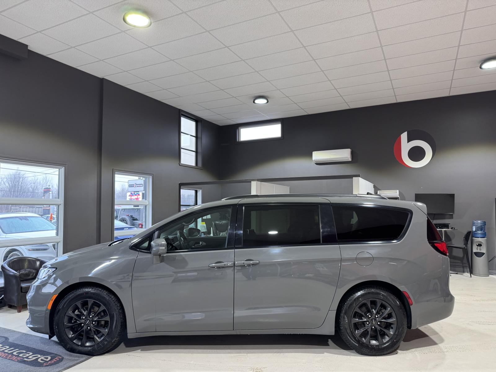 Image 3 Chrysler Pacifica Touring L 2022