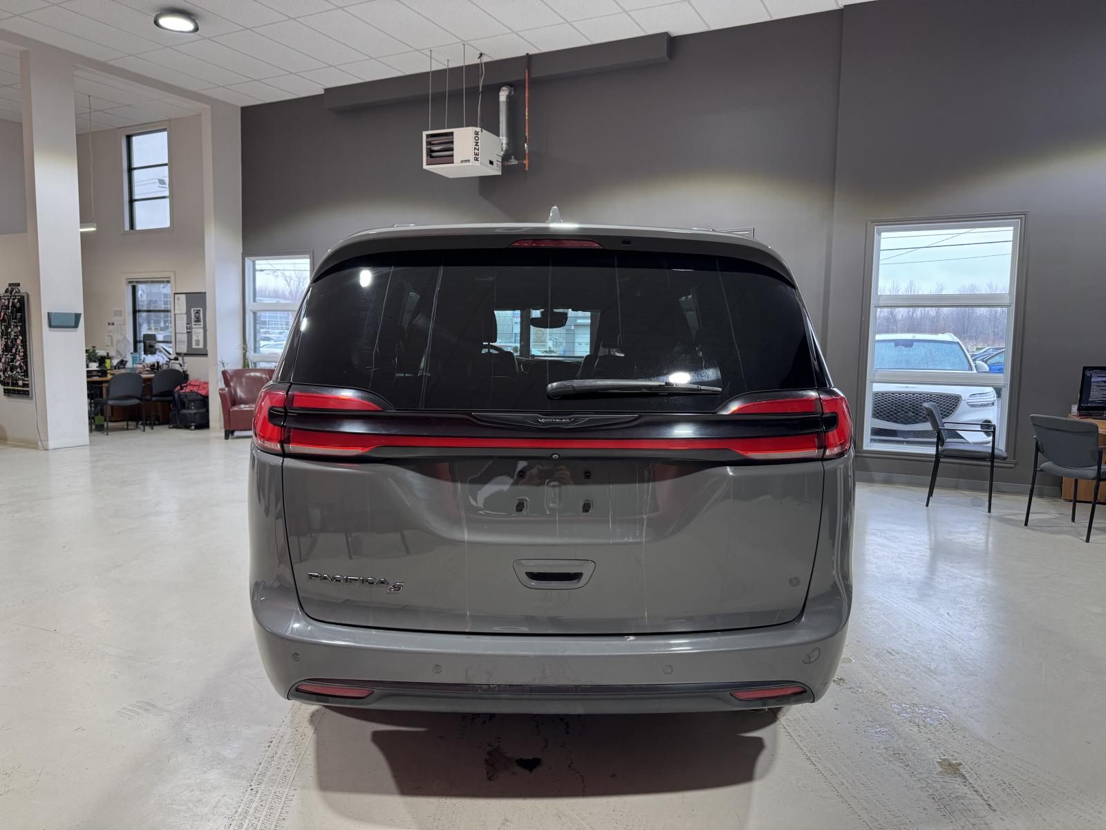 Image 5 Chrysler Pacifica Touring L 2022