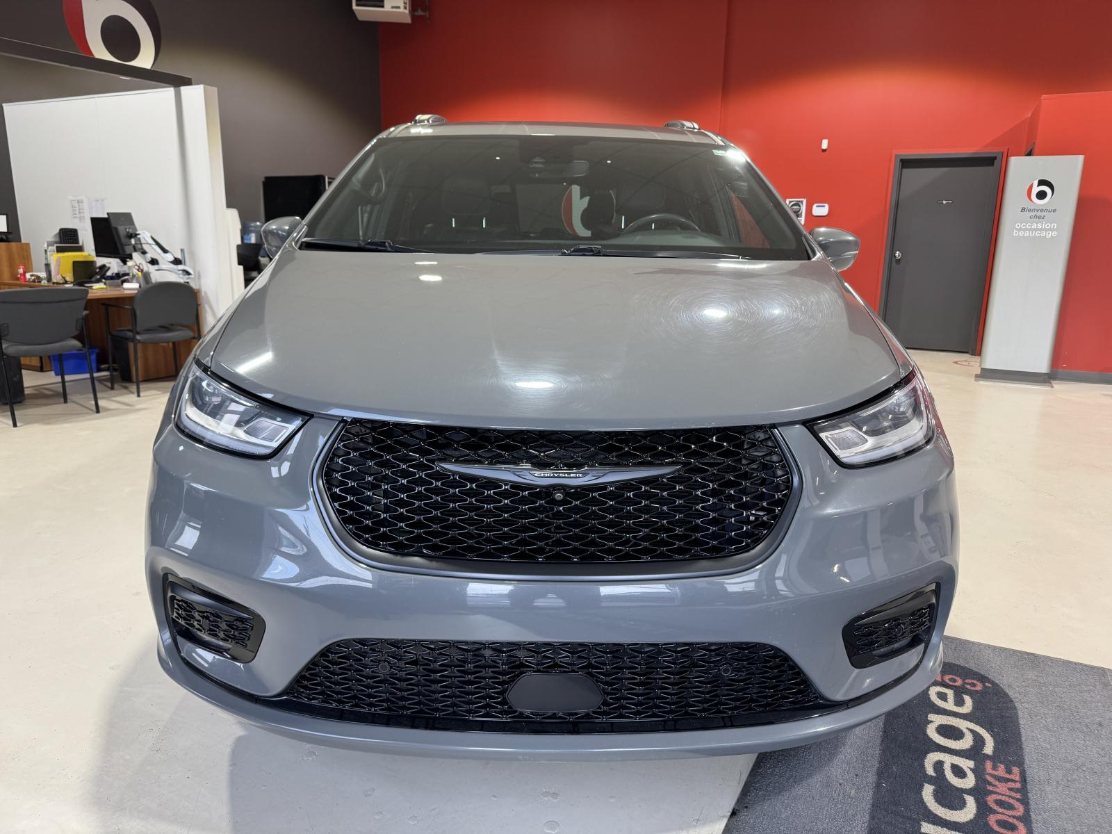 Image 13 Chrysler Pacifica Touring L 2022