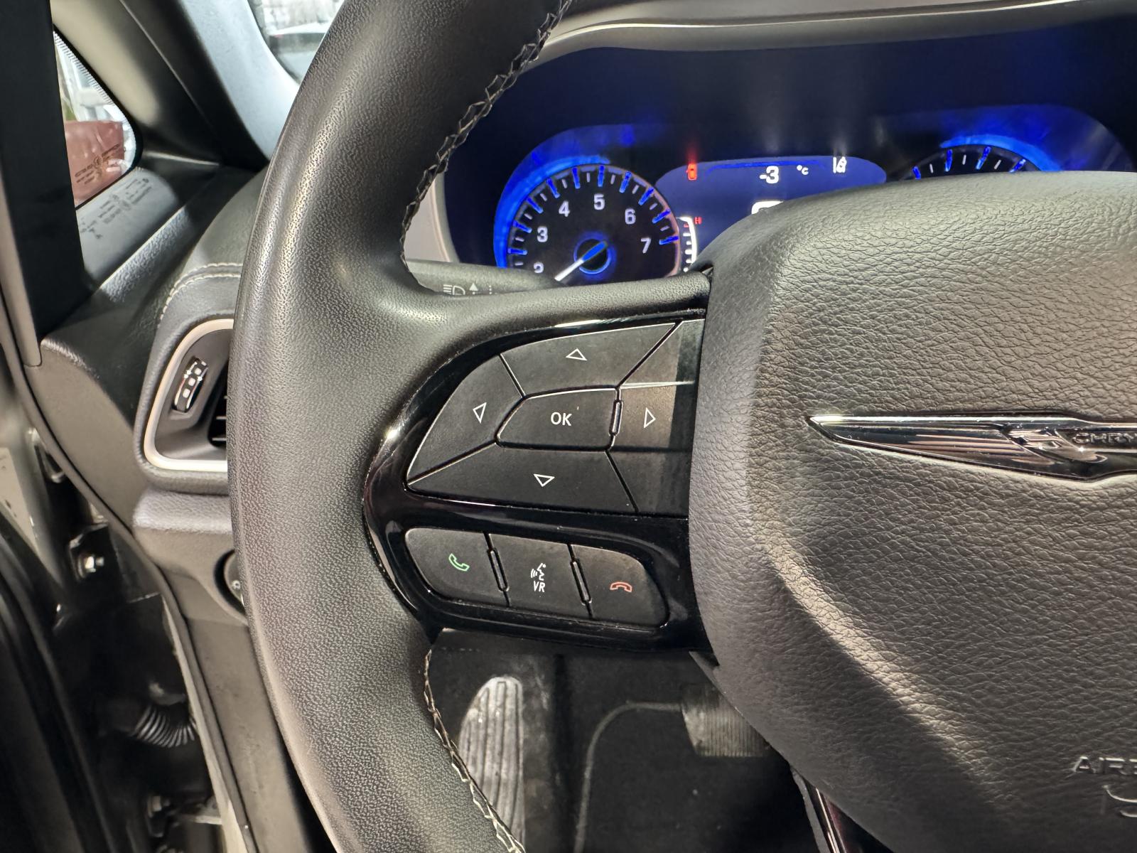 Image 24 Chrysler Pacifica Touring L 2022