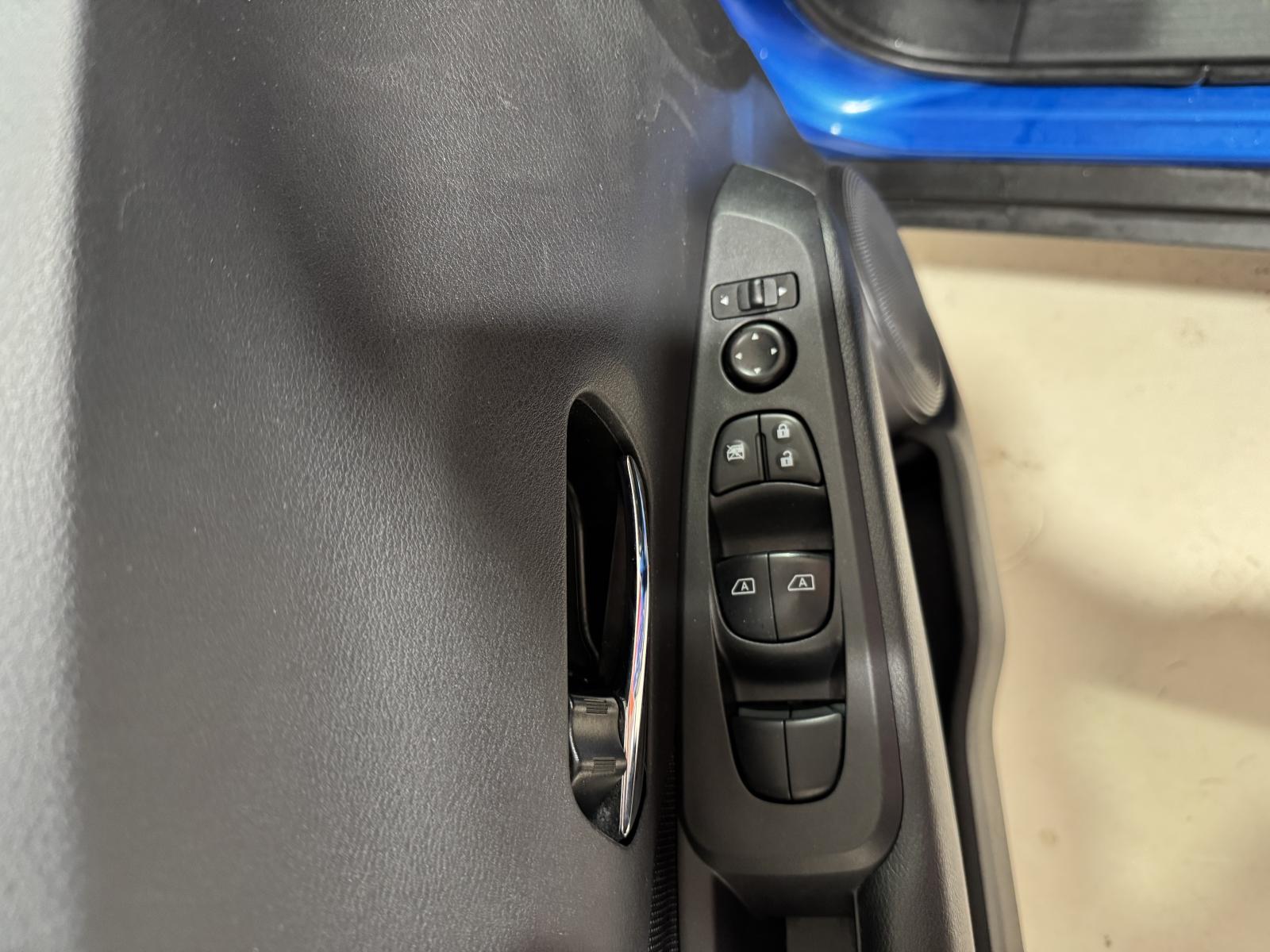 Image 14 Nissan Kicks SV 2024