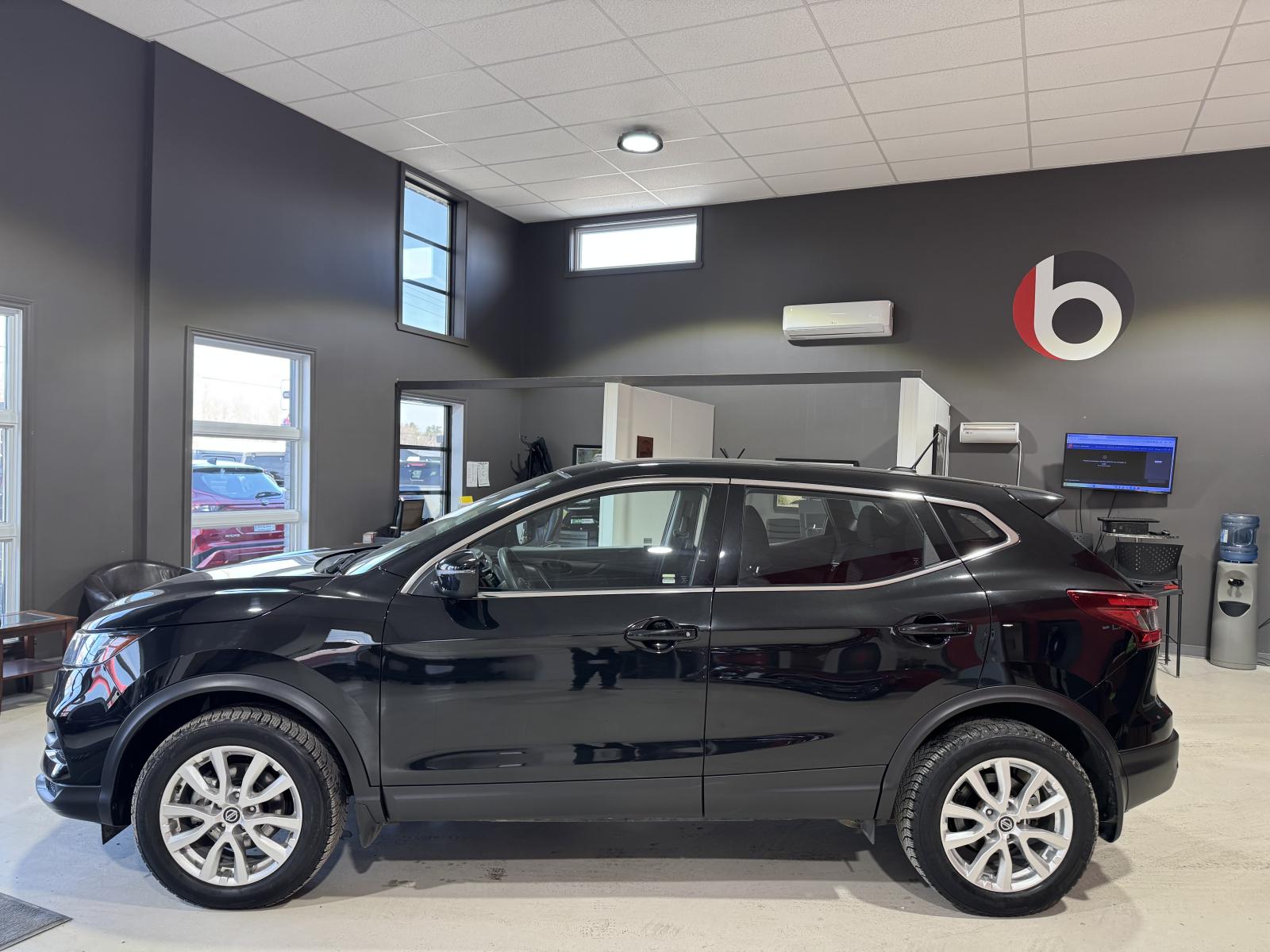 Image 3 Nissan Qashqai S 2023