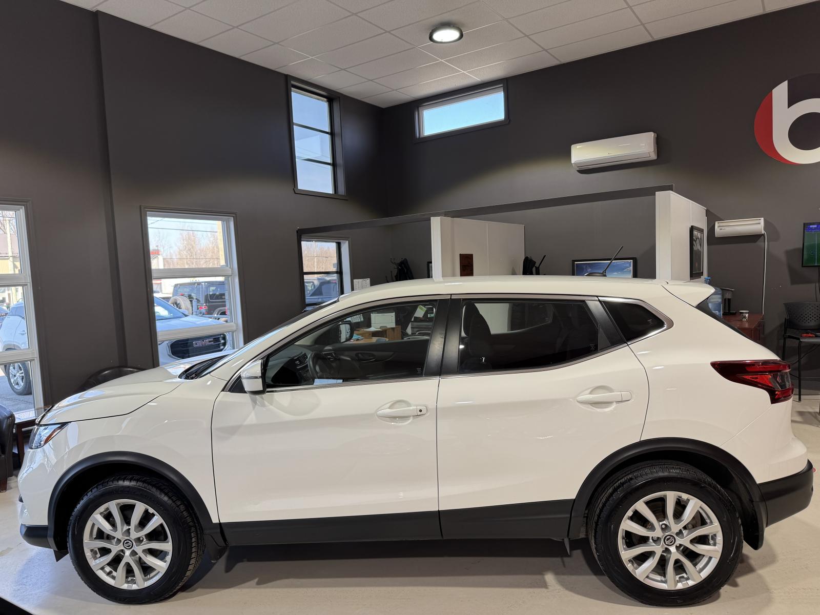 Image 3 Nissan Qashqai S 2023