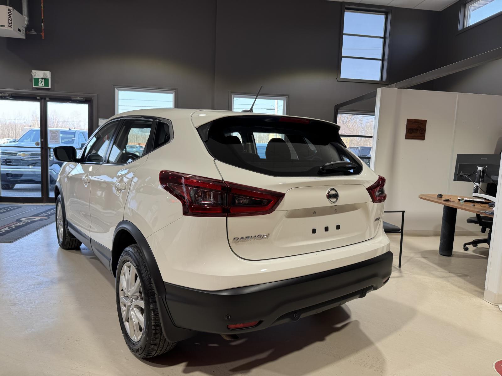 Image 4 Nissan Qashqai S 2023