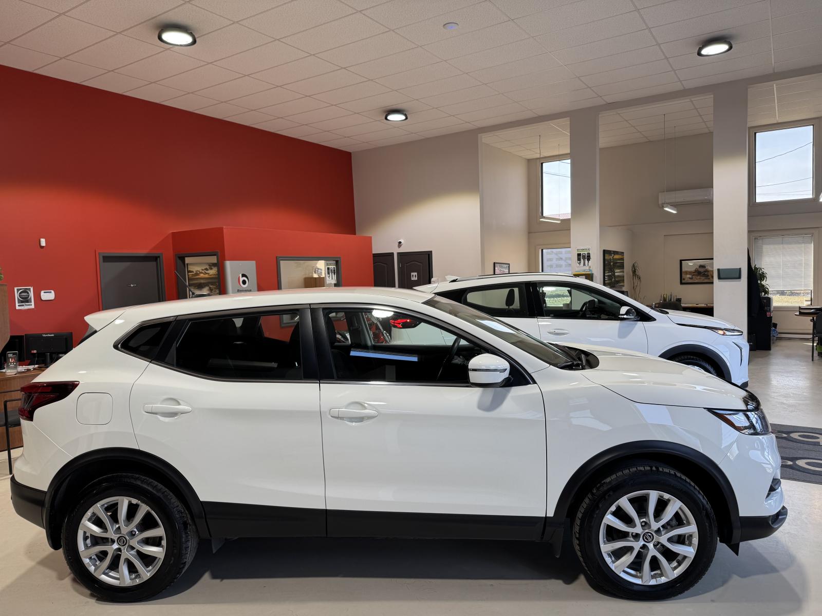 Image 9 Nissan Qashqai S 2023