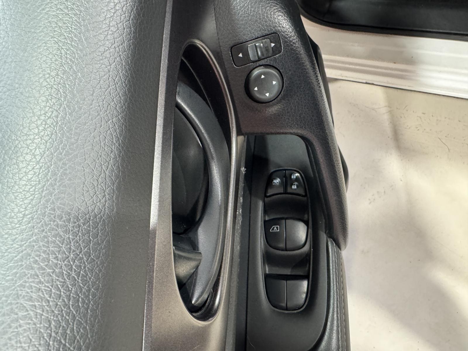 Image 15 Nissan Qashqai S 2023