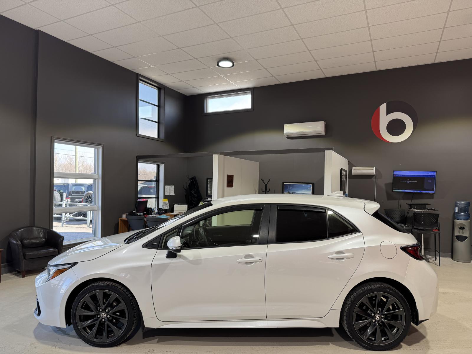 Image 3 Toyota Corolla XSE 2023