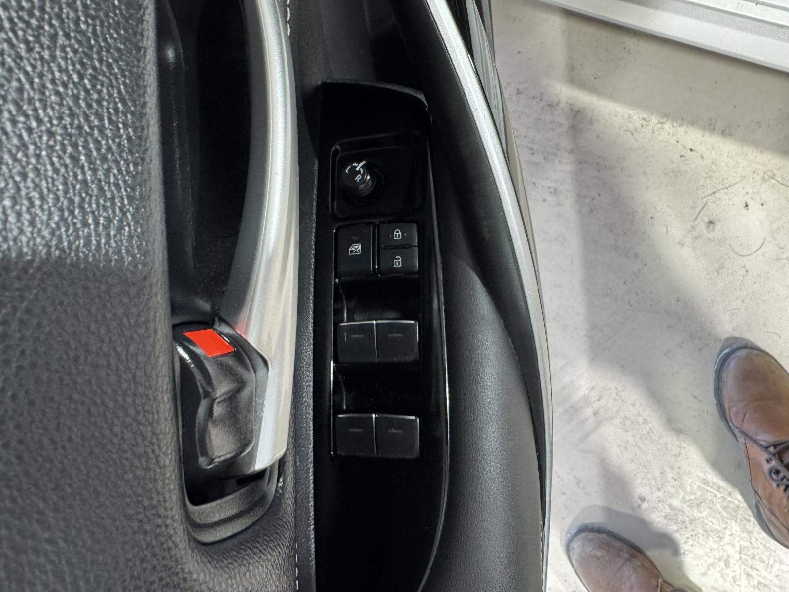 Image 15 Toyota Corolla XSE 2023