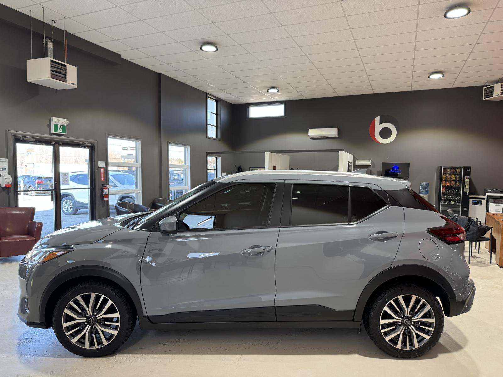 Image 3 Nissan Kicks SV 2024