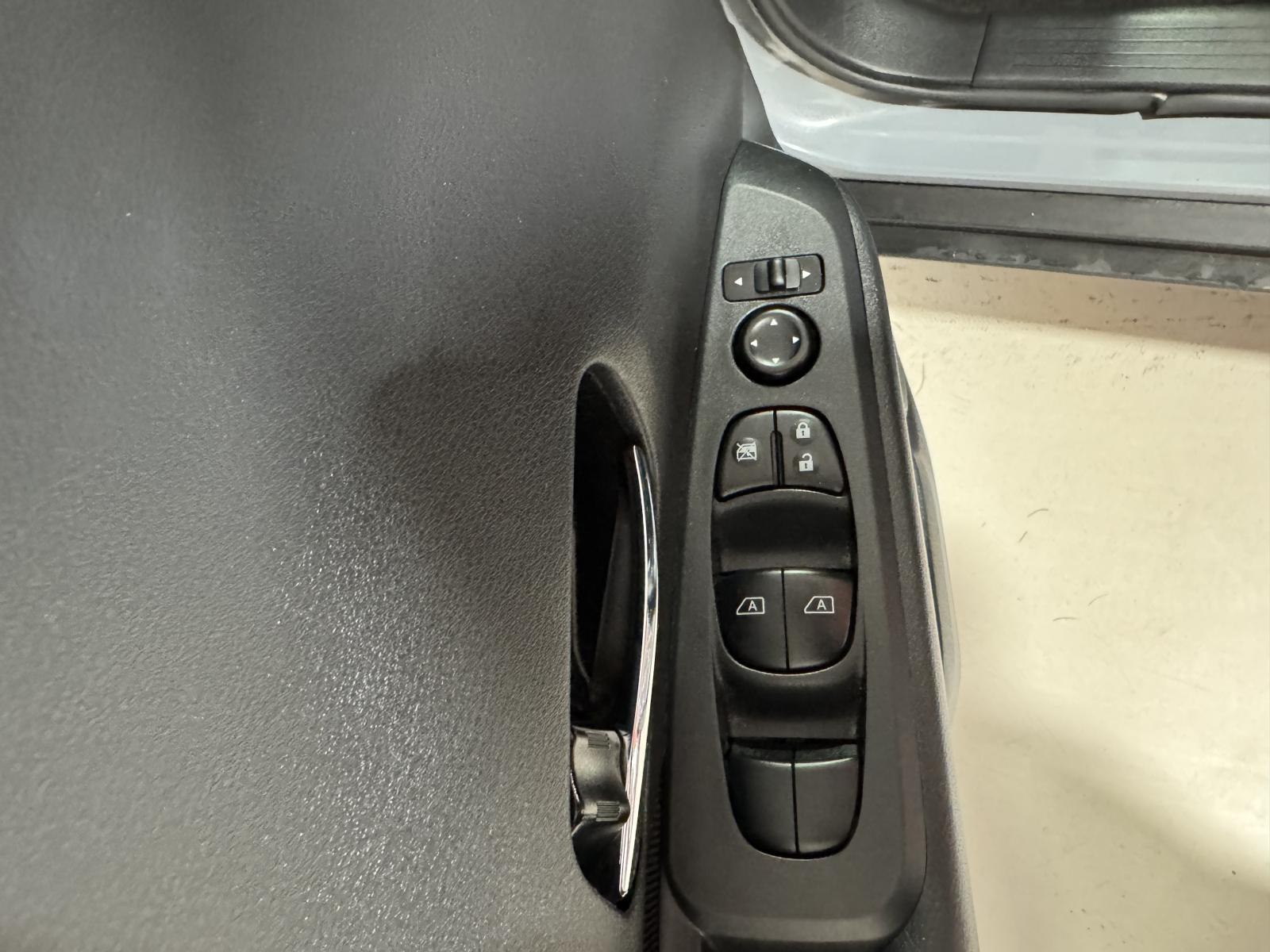 Image 15 Nissan Kicks SV 2024