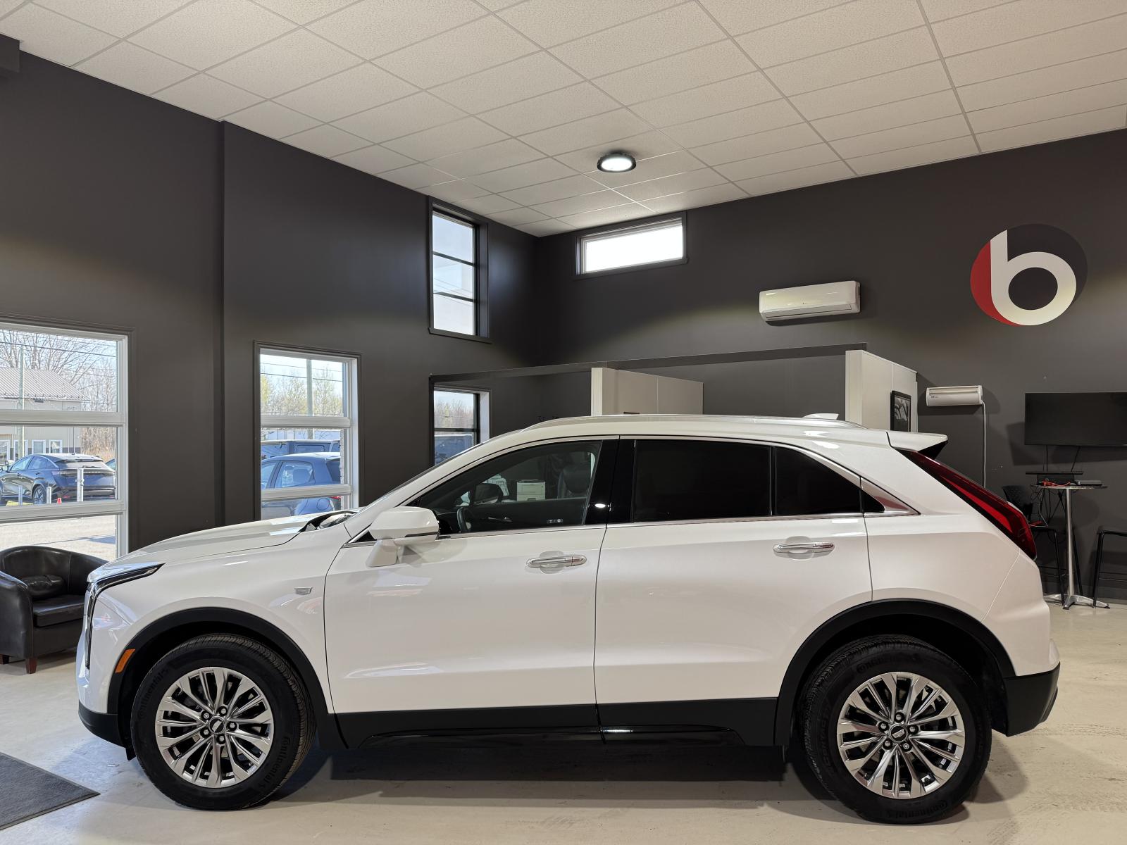 Cadillac XT4 Premium Luxury 2024 — photo 3