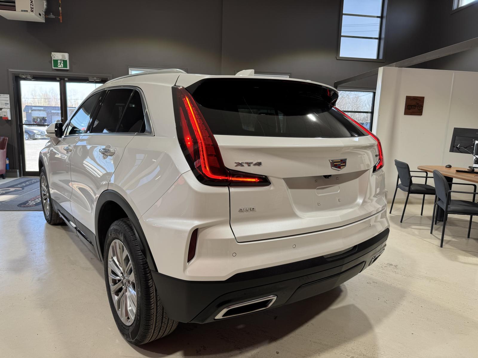 Cadillac XT4 Premium Luxury 2024 — photo 4