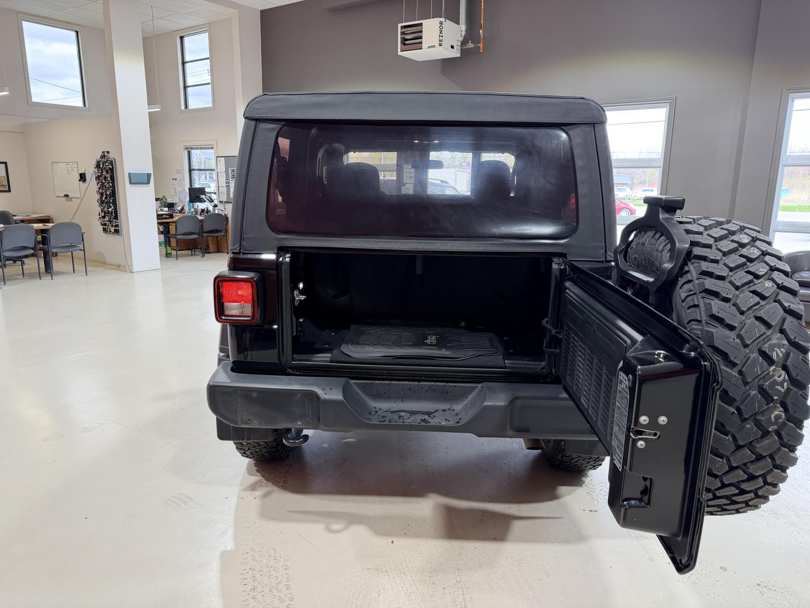 Jeep Wrangler Willy`s Edition 2021 — photo 7