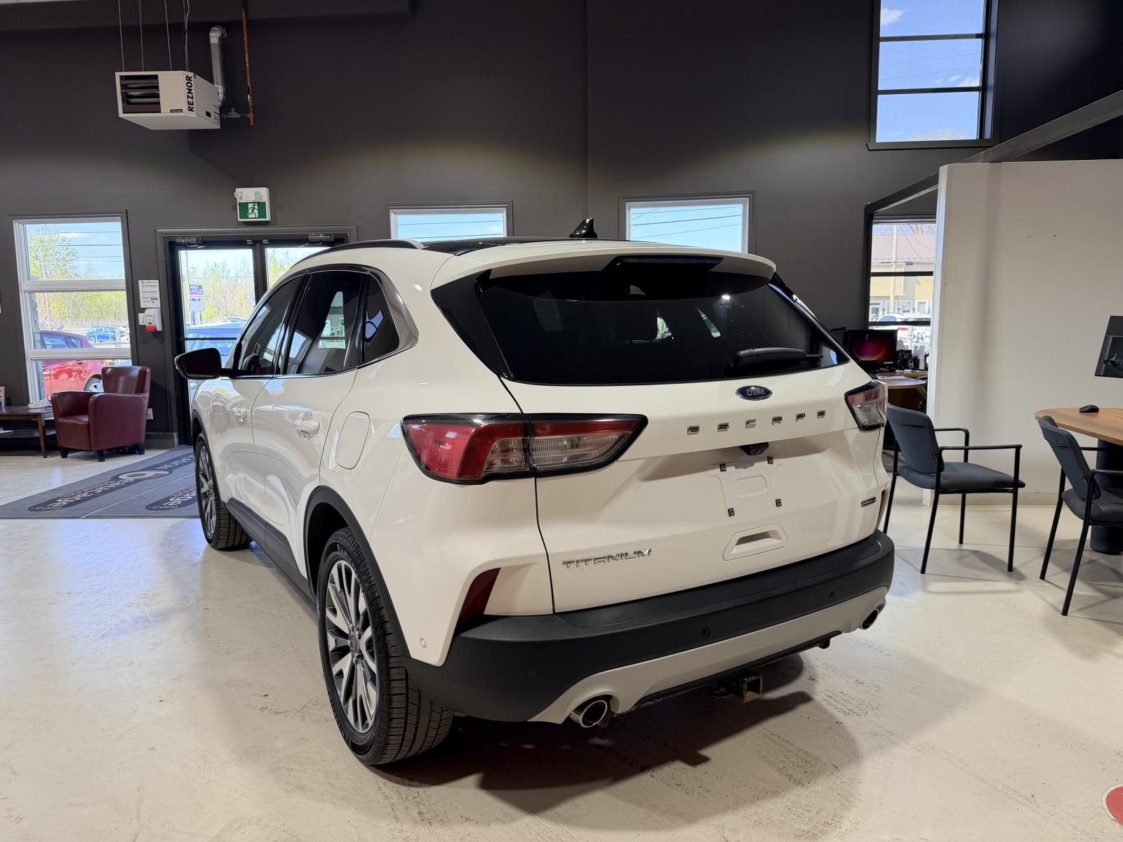Ford Escape Titanium Hybrid 2020 — photo 4