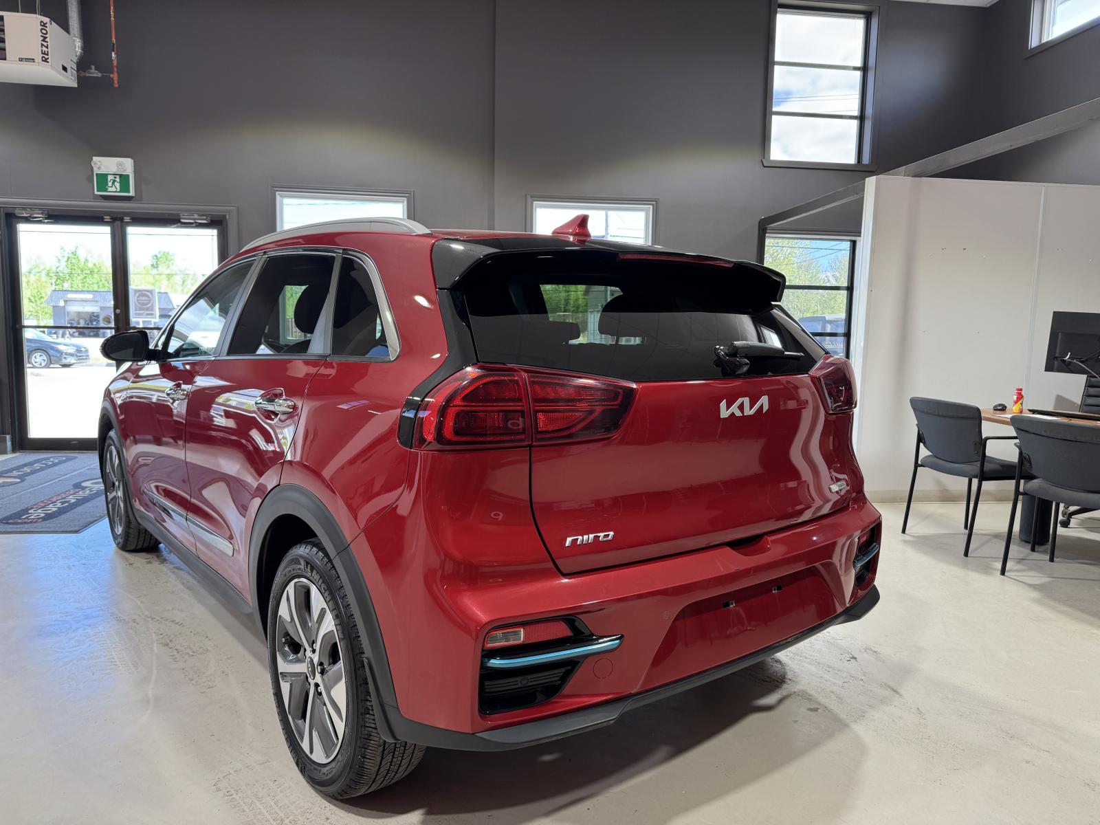 Kia Niro EV SX Touring 2022 — photo 4