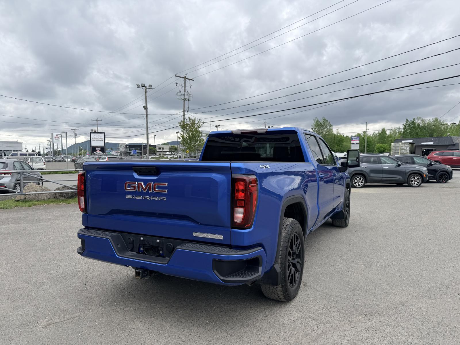 GMC Sierra 1500 Elevation 2023 — photo 8