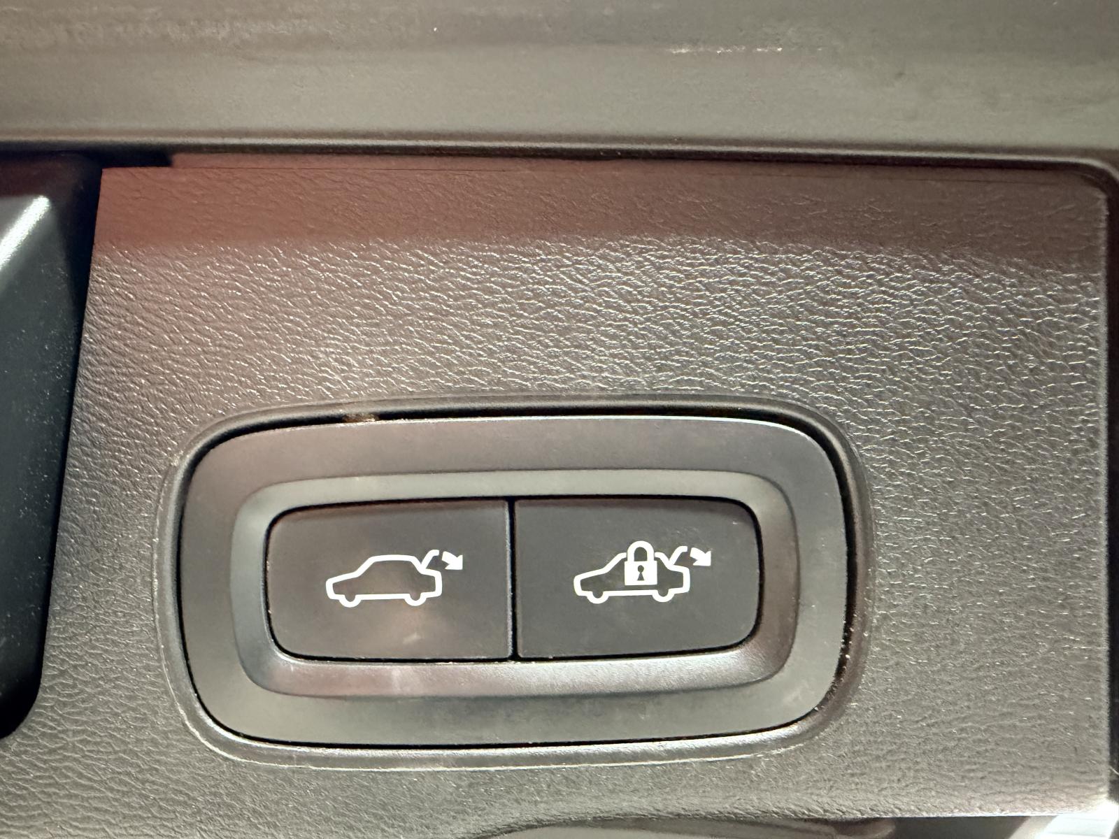 Volvo XC60 Inscrptn Expr Rchrg 2022 — photo 7