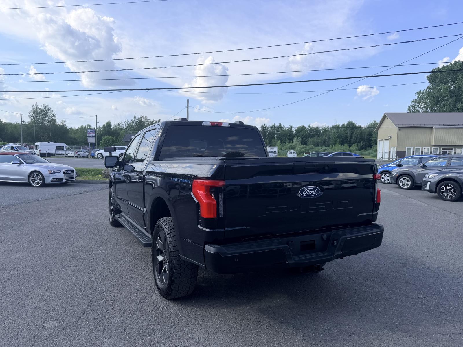 Ford F150 Lightning XLT 2024 — photo 4